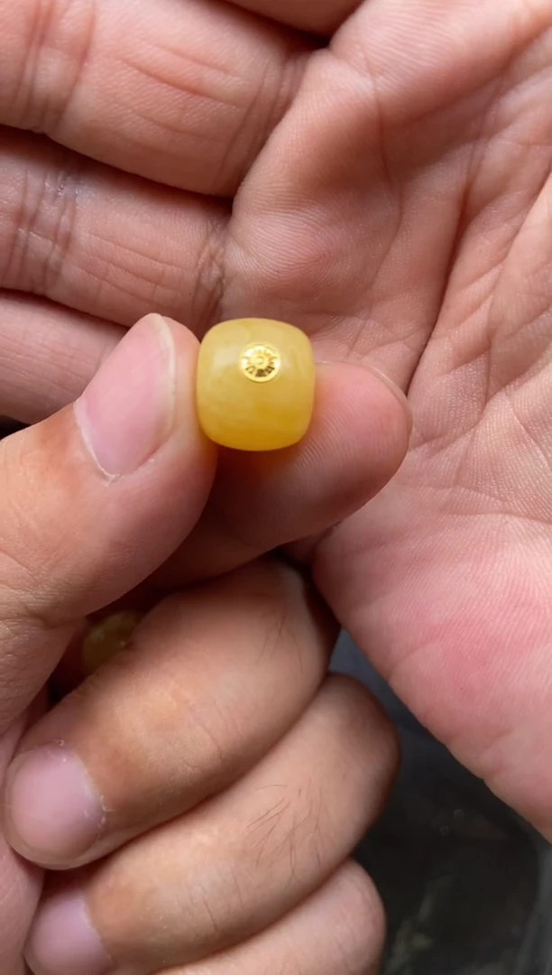 蜜蜡足金镶嵌珠宝奇石13mm