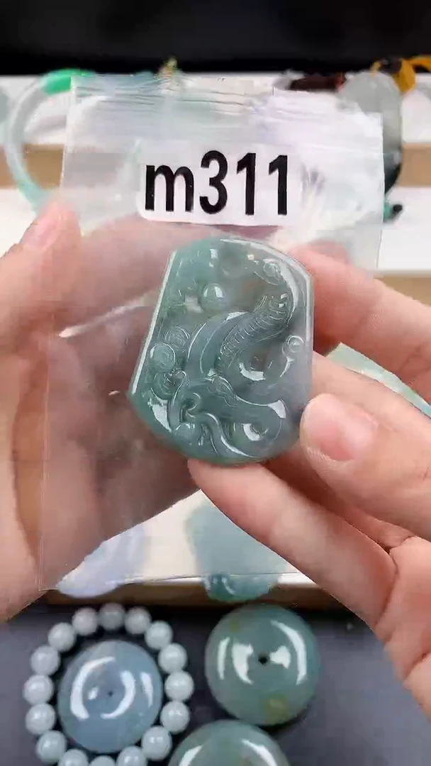 颈饰未镶嵌翡翠天然翡翠吊坠挂件