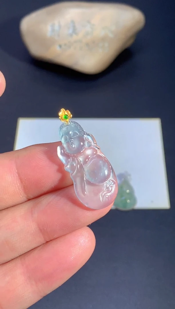 颈饰18K金镶嵌翡翠