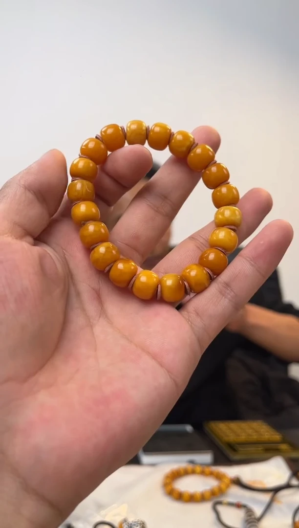 【闪购商品】蜜蜡手串未镶嵌噶玛家