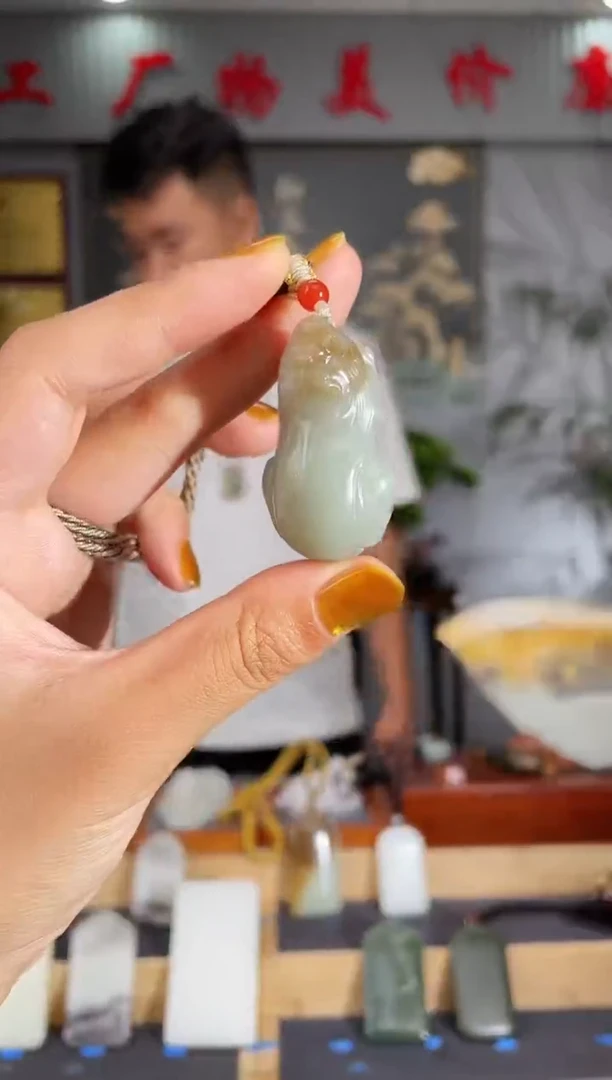 和田玉未镶嵌颈饰1