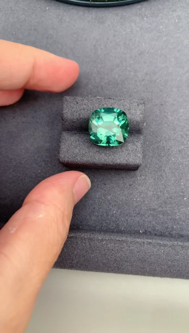 未镶嵌珠宝半成品碧玺10.8ct绿碧玺 定制 BG