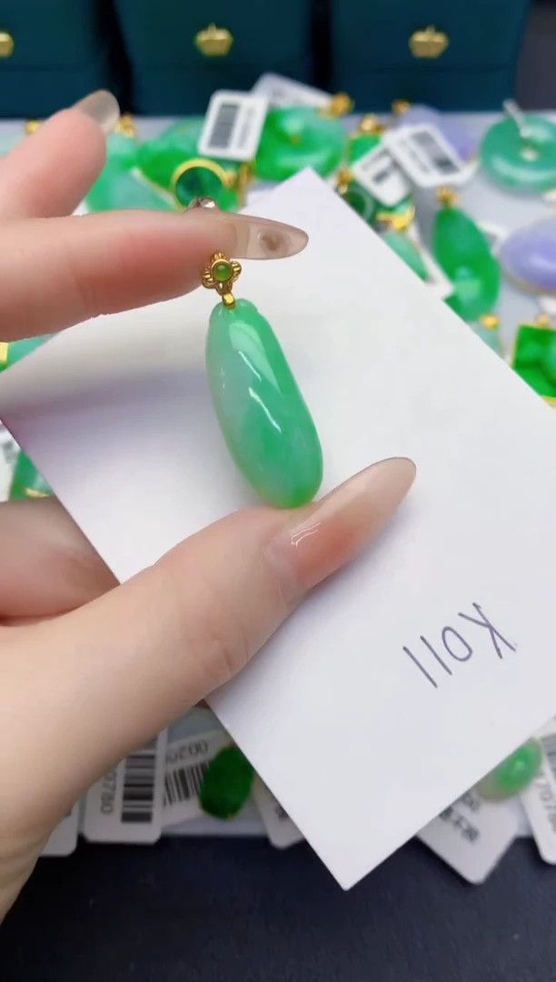 颈饰未镶嵌翡翠缅甸天然翡翠A货