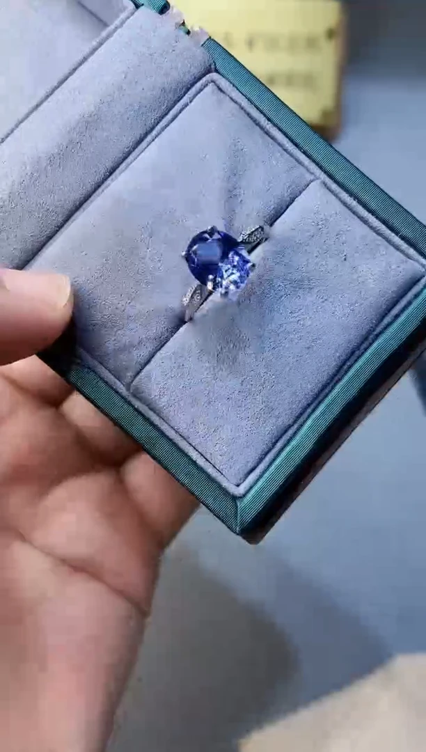 蓝宝石戒指银S925镶嵌......