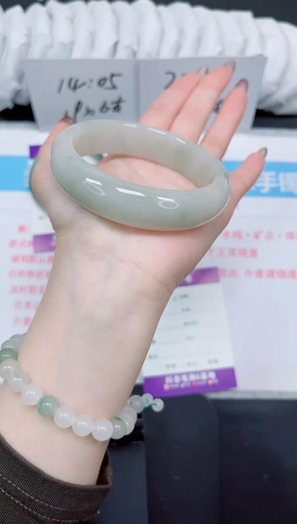 【闪购商品】石英质玉手镯未镶嵌16