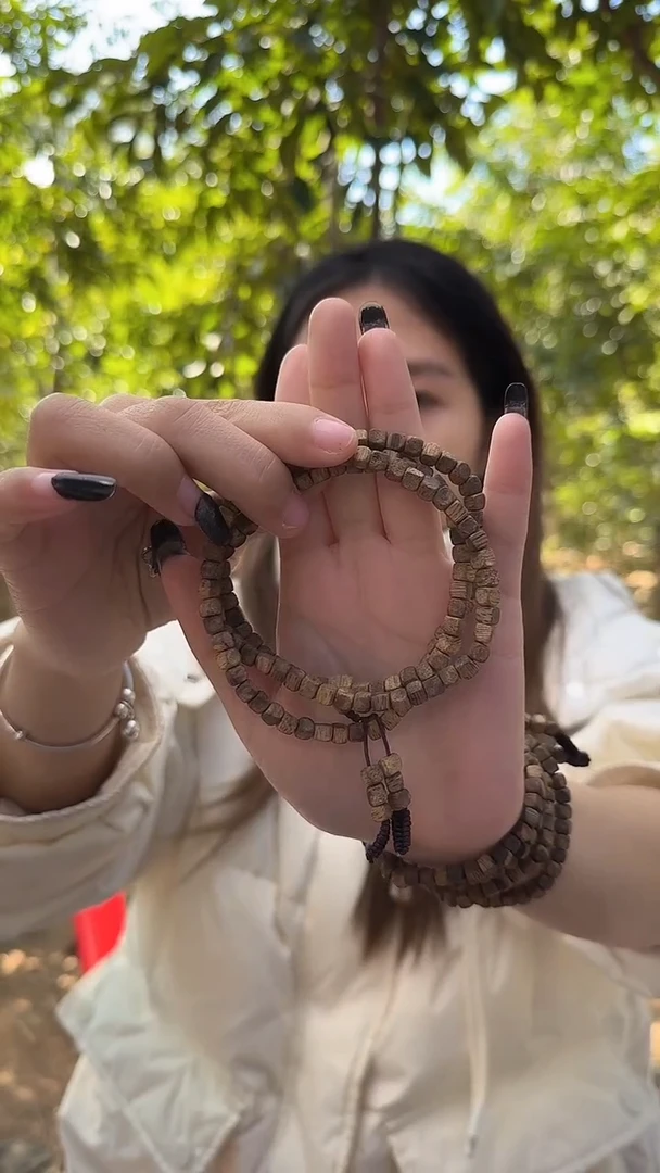 【闪购商品】沉香手串方糖多圈0.5  8克+ 多样性发一