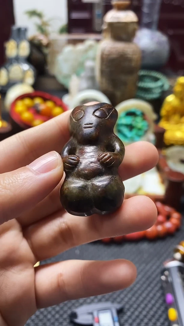 未镶嵌和田玉挂件1个