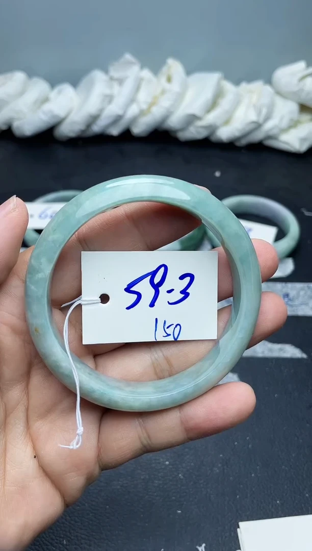 未镶嵌手镯翡翠150