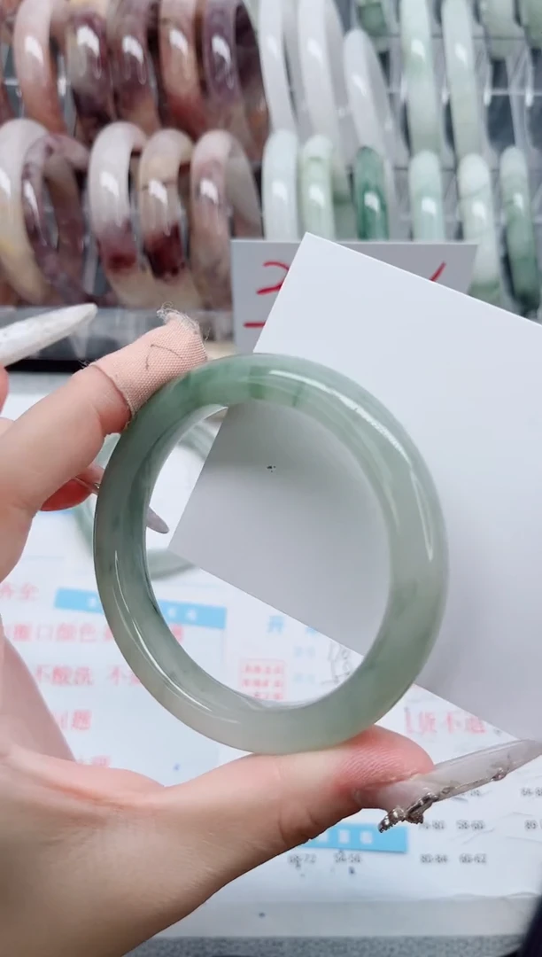 【闪购商品】石英质玉手镯未镶嵌A176-58.1