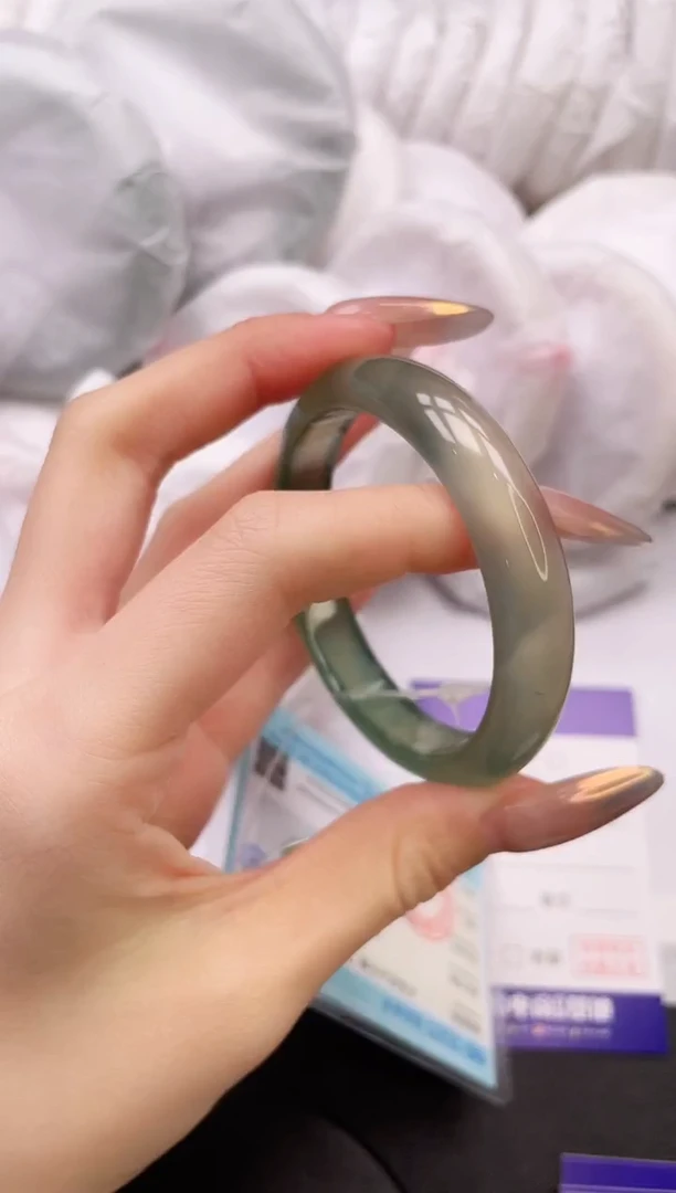 【闪购商品】石英质玉手镯未镶嵌4K370-54