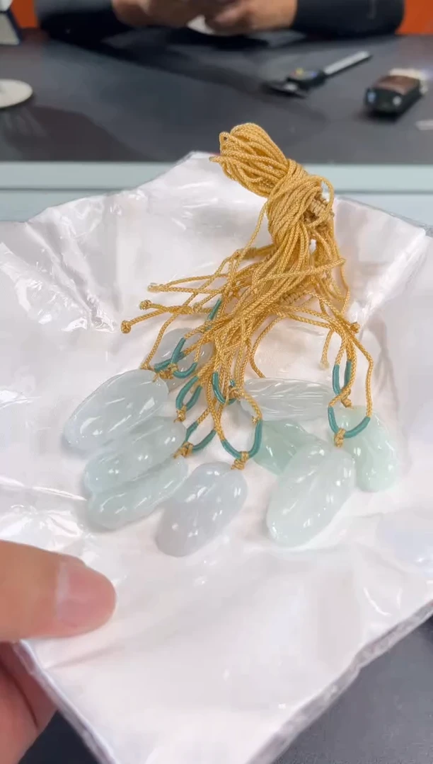 颈饰未镶嵌翡翠边城刀客/00000111i/多样性发一/编绳
