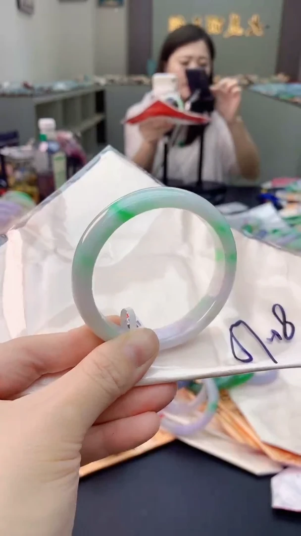 未镶嵌手镯翡翠0231762532