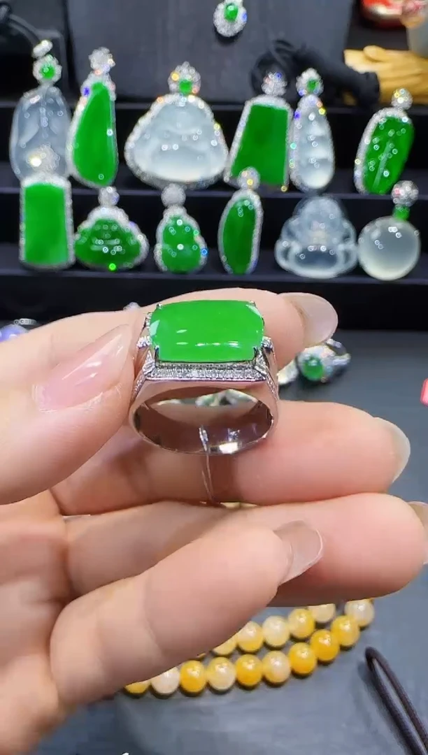 【闪购商品】翡翠戒指18K金镶嵌戒指