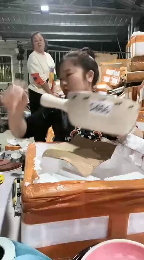陶5466大瑕疵色差白色手把锅