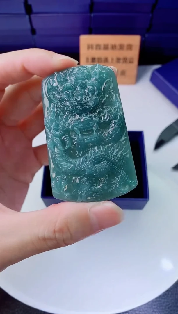 颈饰未镶嵌翡翠1