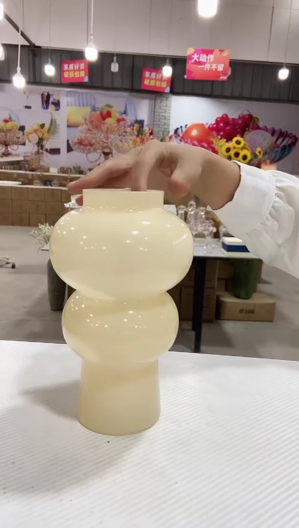 【微瑕】奶油中古花瓶一个
