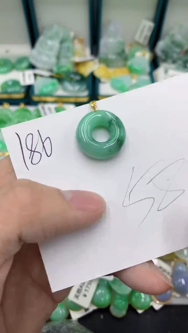 【闪购商品】翡翠颈饰18K金镶嵌翡翠