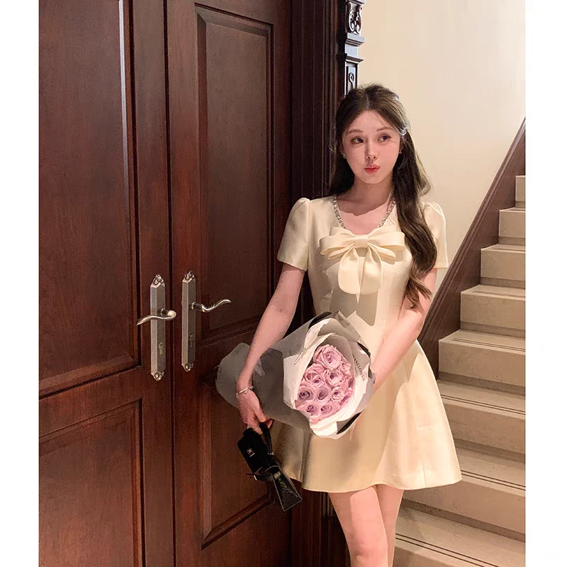 【呆呆】大码女装MIU系甜妹蝴蝶结V领收腰连衣裙千金生日礼裙11952