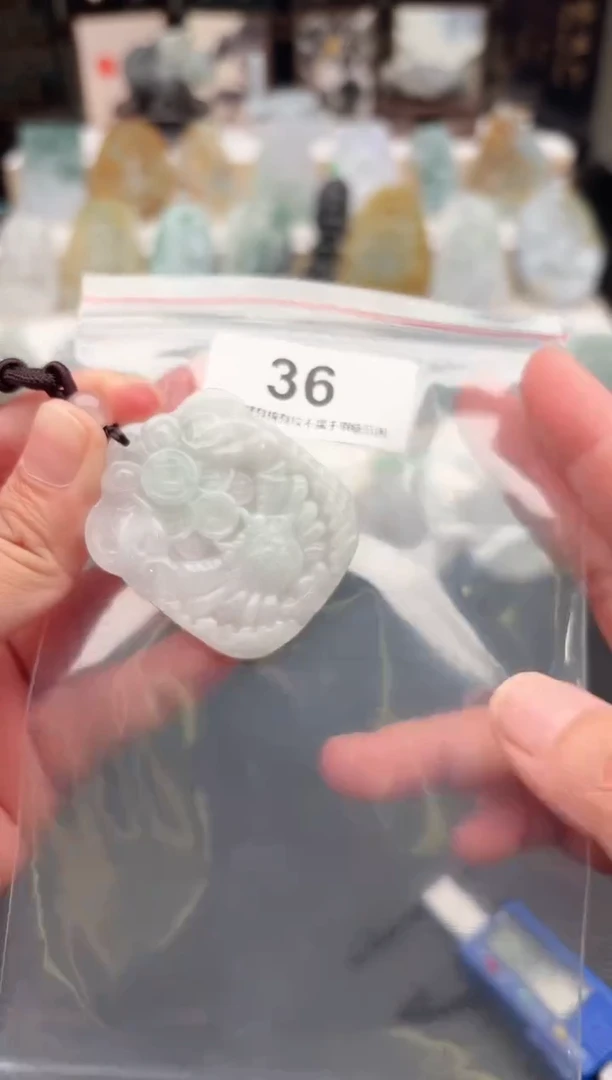 翡翠未镶嵌颈饰天然翡翠吊坠36