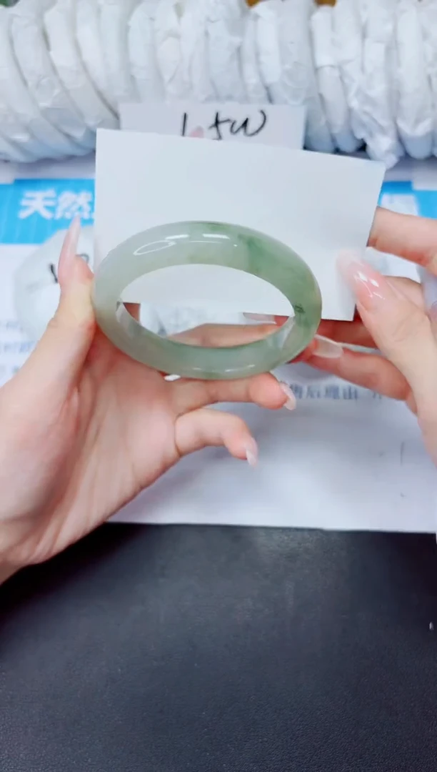 石英质玉手镯未镶嵌63/56.3