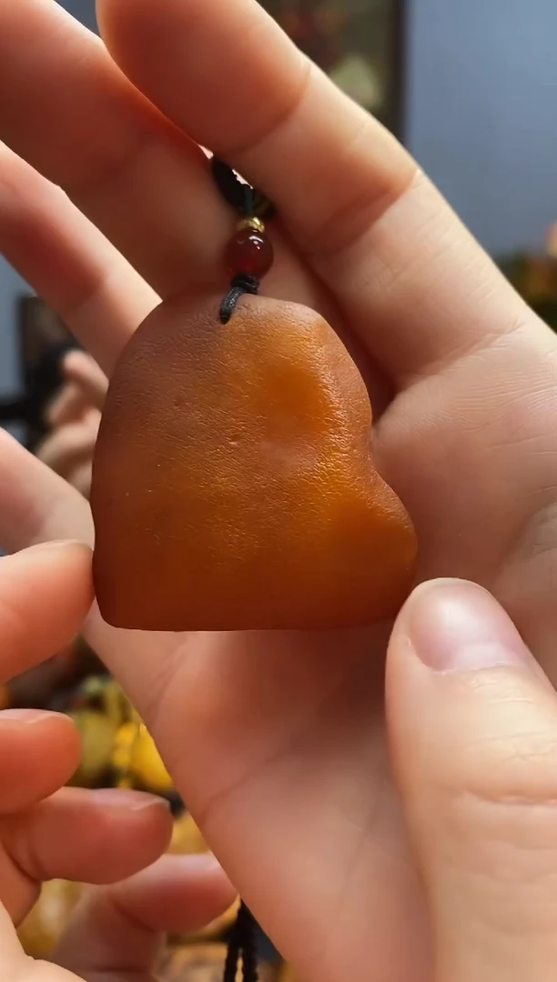琥珀颈饰未镶嵌挂件