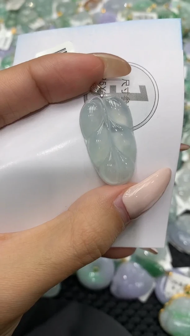 颈饰18K金镶嵌翡翠111111111111