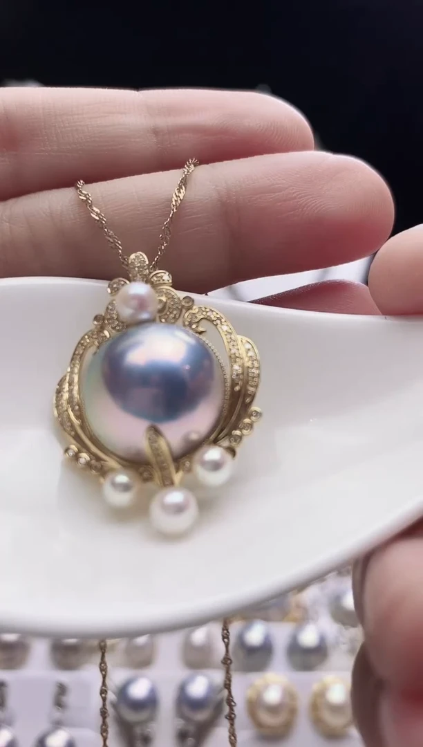 18K金镶嵌颈饰拼合珍珠（马贝珠）海水马贝吊坠