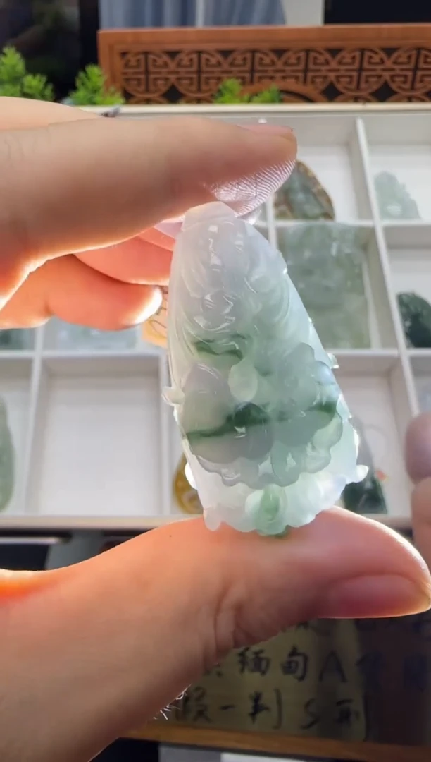 翡翠挂件未镶嵌A货翡翠多样性孤品