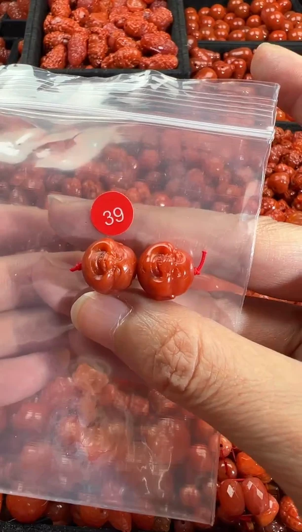 颈饰未镶嵌南红玛瑙1