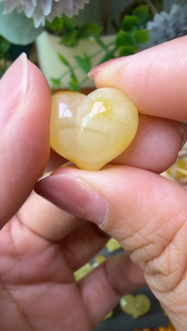 蜜蜡未镶嵌珠宝奇石屁桃