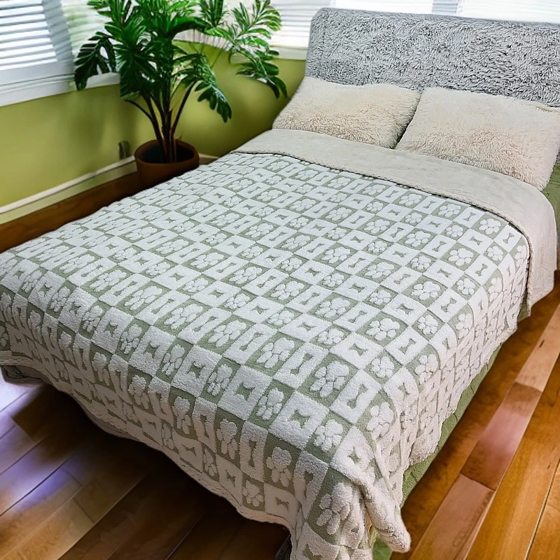 【绿底脚印】150*200加厚塔芙绒阳离子双层盖毯毛毯休闲双面