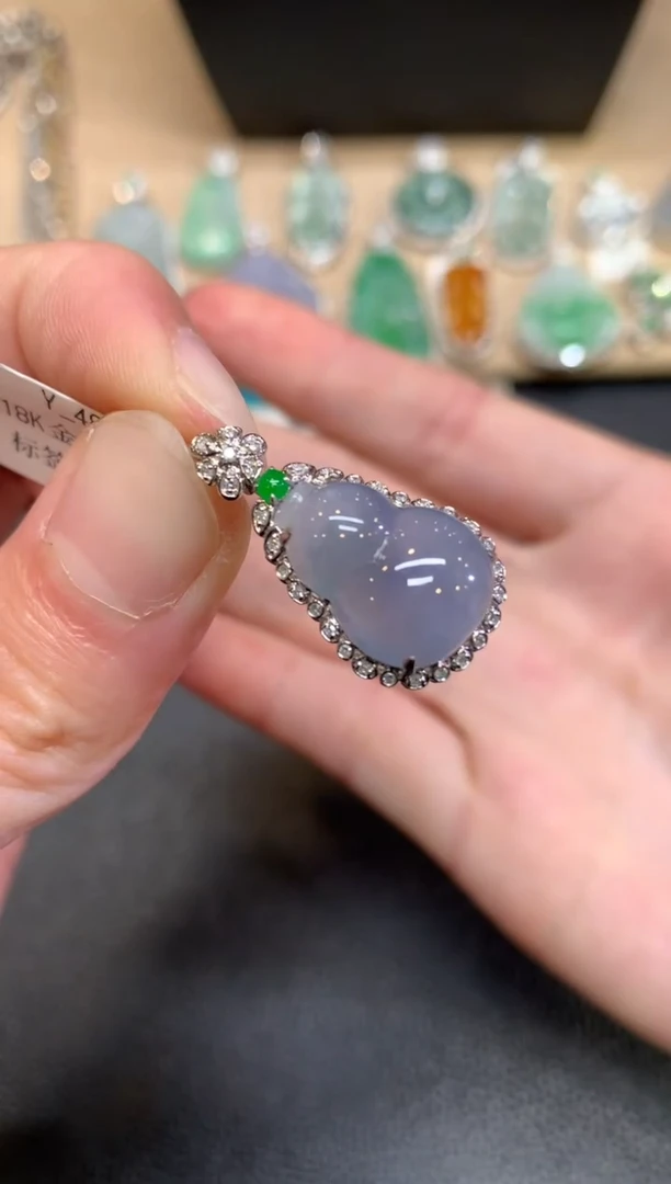 【闪购商品】翡翠颈饰18K金镶嵌葫芦【无服务费】