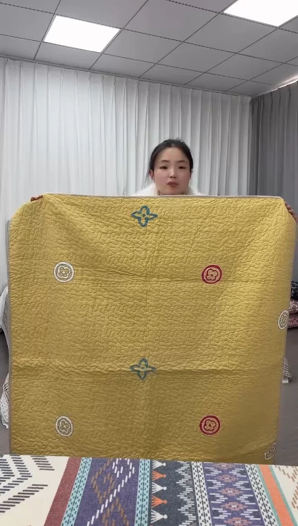 棉福利床盖柠檬黄四叶110*130