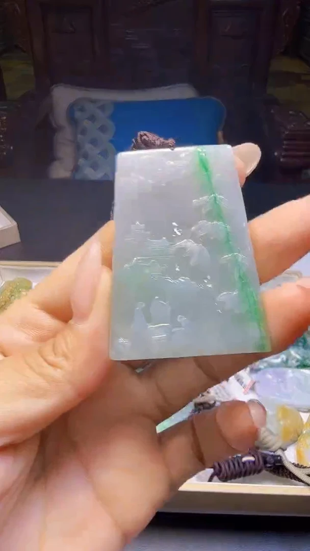 翡翠未镶嵌吊坠(不含链)130