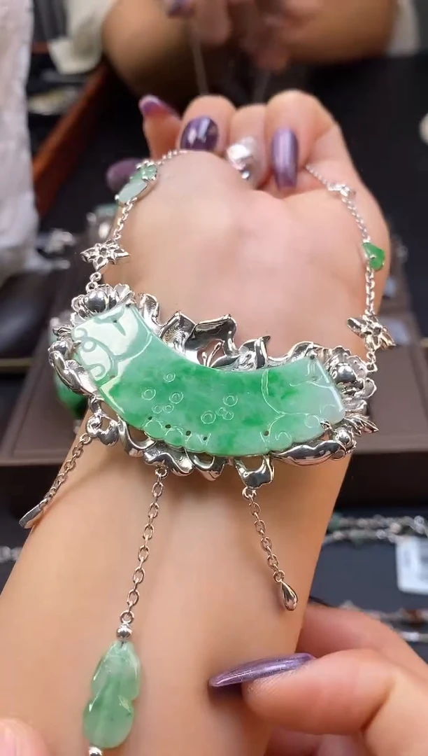 颈饰银S925镶嵌翡翠净货15444