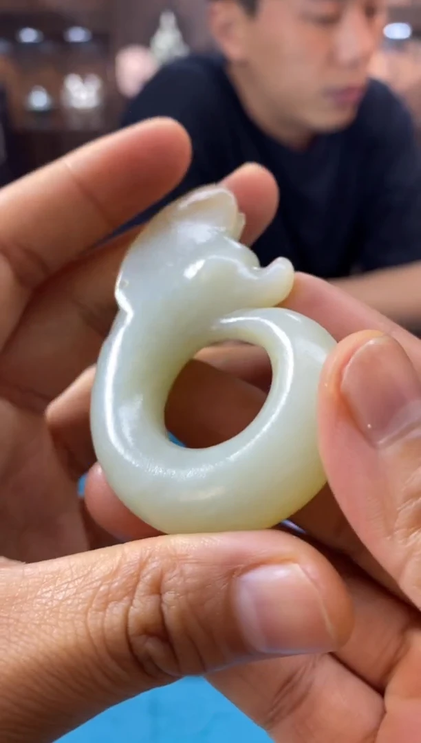 和田玉未镶嵌颈饰1