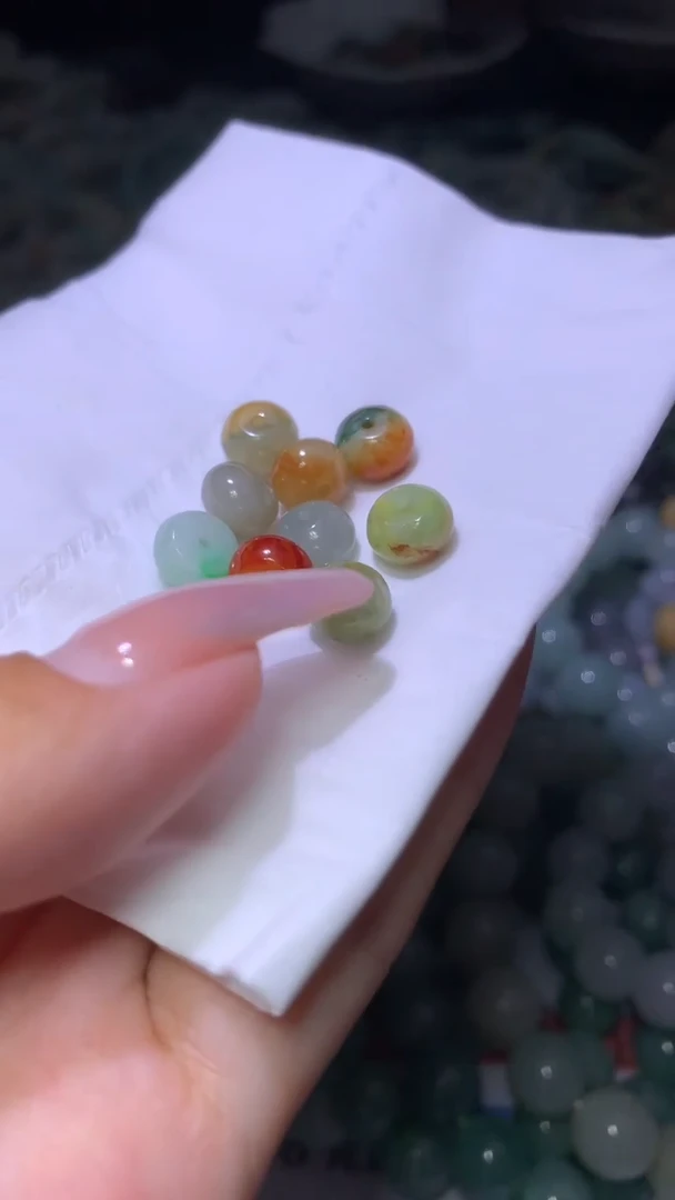 翡翠未镶嵌颈饰MXX013996