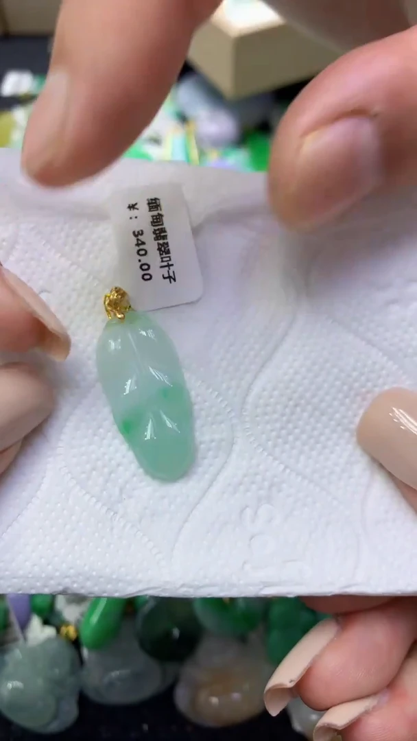 颈饰未镶嵌翡翠天然缅甸翡翠A货