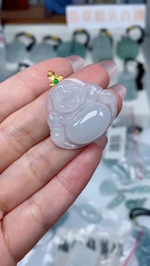 颈饰18K金镶嵌翡翠吊坠