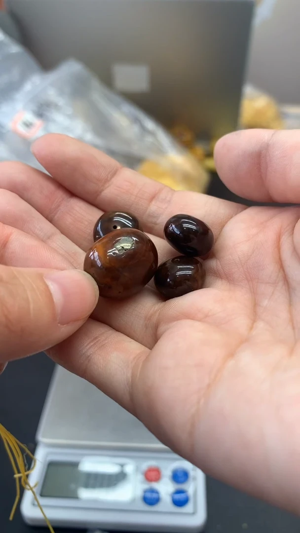 未镶嵌琥珀珠宝奇石2833一单