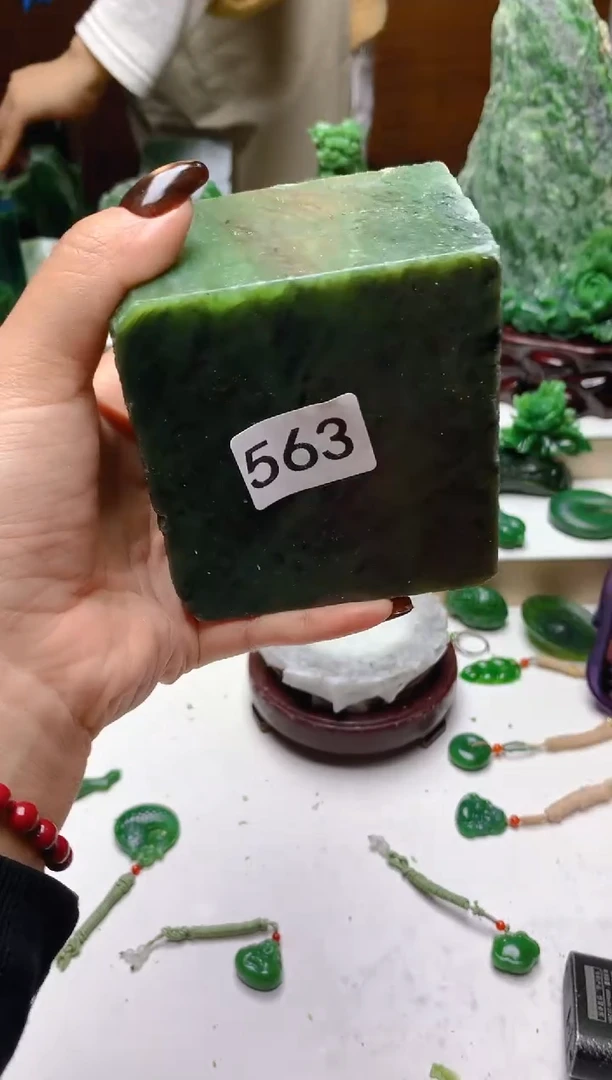 未镶嵌和田玉（碧玉）珠宝半成品1