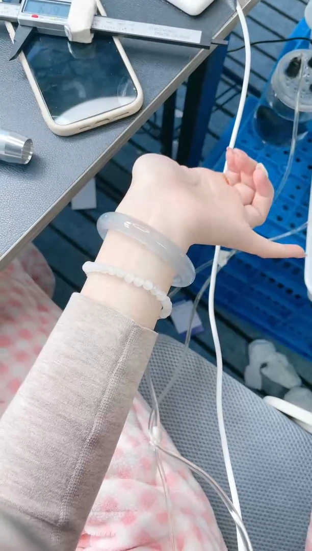 【闪购商品】石英质玉手镯未镶嵌15J224-58