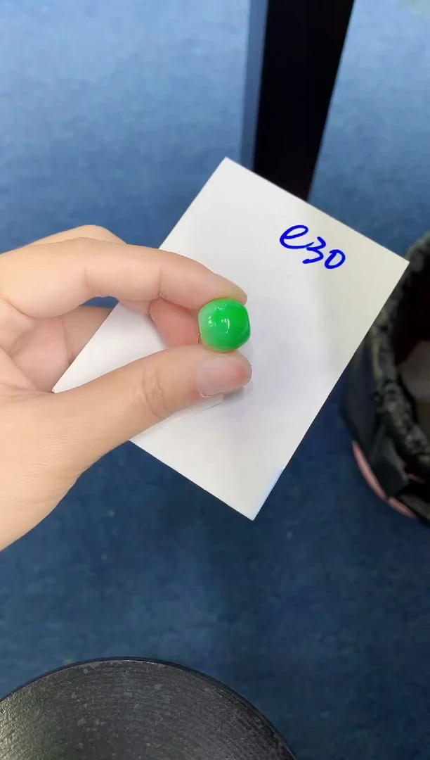 翡翠未镶嵌颈饰000000000