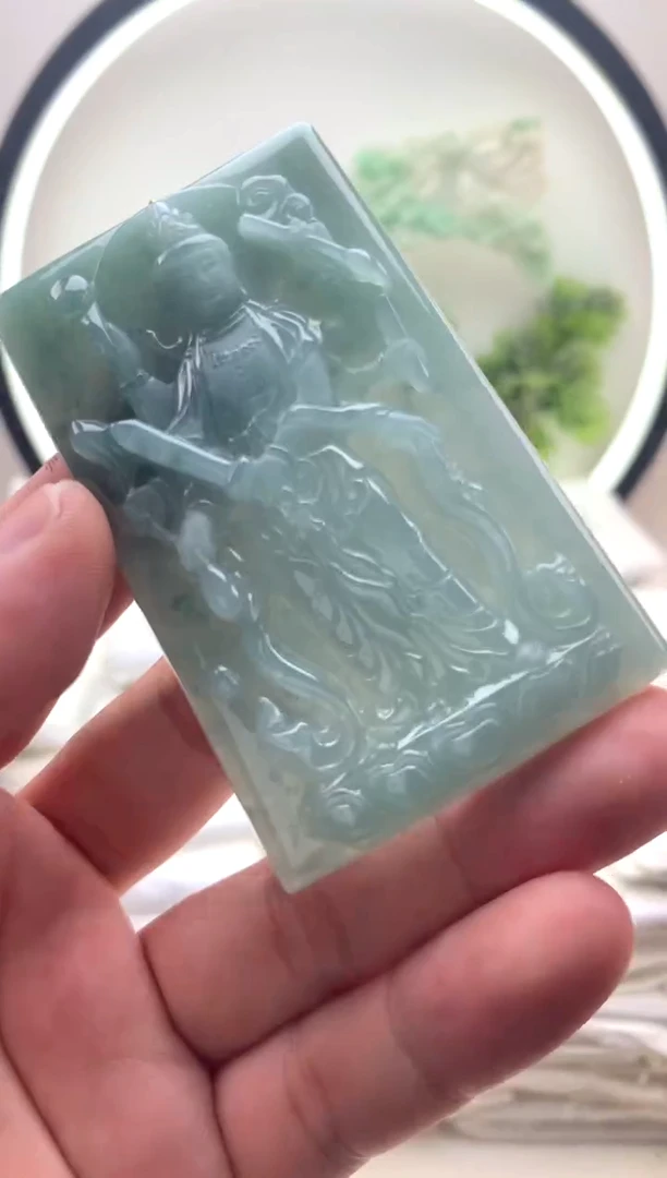 颈饰未镶嵌翡翠千手观音