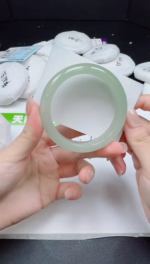 石英质玉手镯未镶嵌032-5657