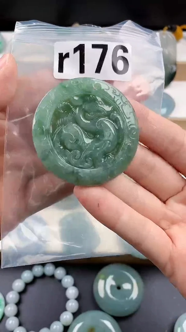 颈饰未镶嵌翡翠天然翡翠吊坠挂件