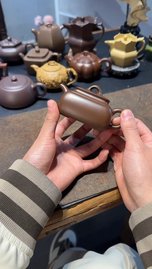 茶壶紫砂身***营长四方 紫砂壶