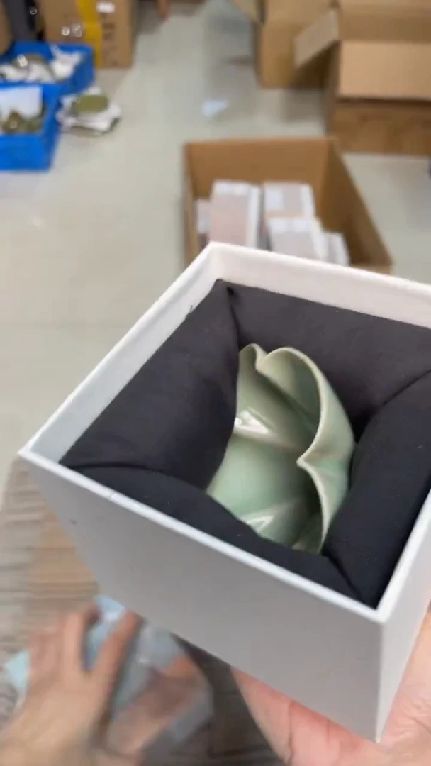 陶瓷纯手工天青色五曲花口海棠盏