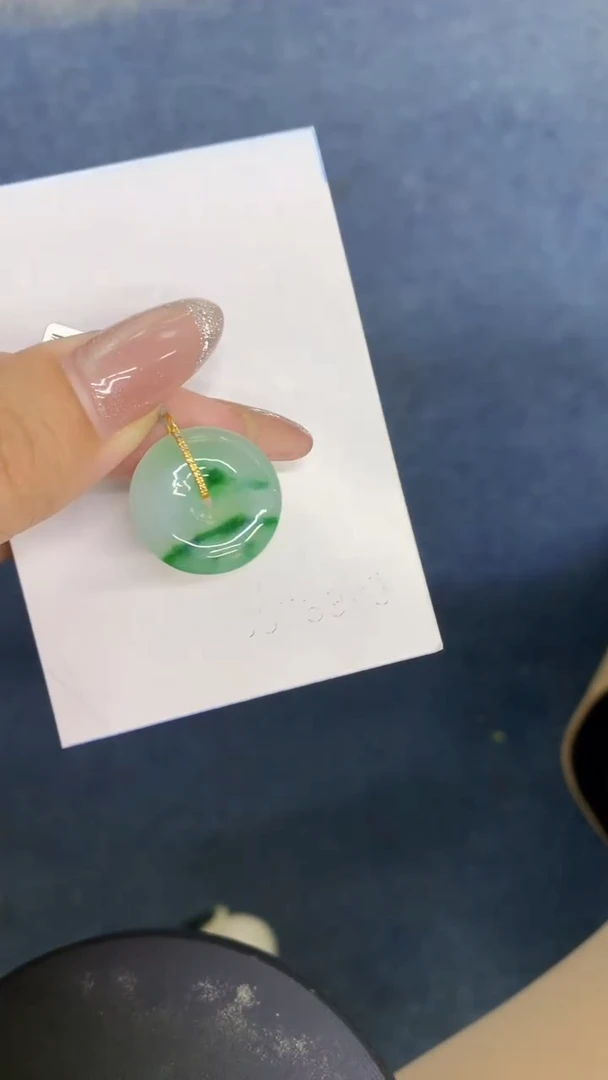 颈饰18K金镶嵌翡翠1