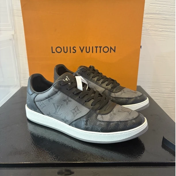 99新 LouisVuitton/路易威登 黑灰色老花满印经典板鞋 多尺码